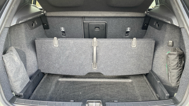 Volvo XC40 2.0 B3P Plus Dark 5dr Auto Petrol Estate